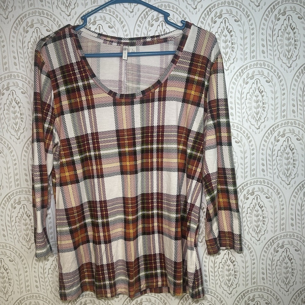 Cato Womens Size Large Top Round neck Plaid Design Rayon Soft‎